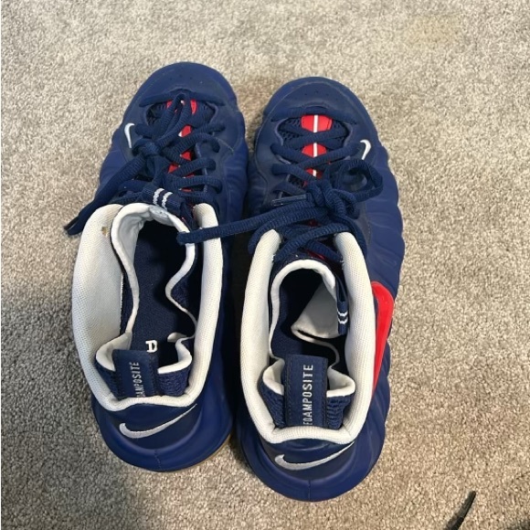 Nike Foamposite Men Sneaker - Picture 3 of 4